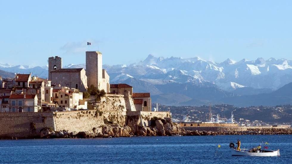 2 Bedroom Funky Apartment In The Heart Of The Old Town Of Antibes Buitenkant foto